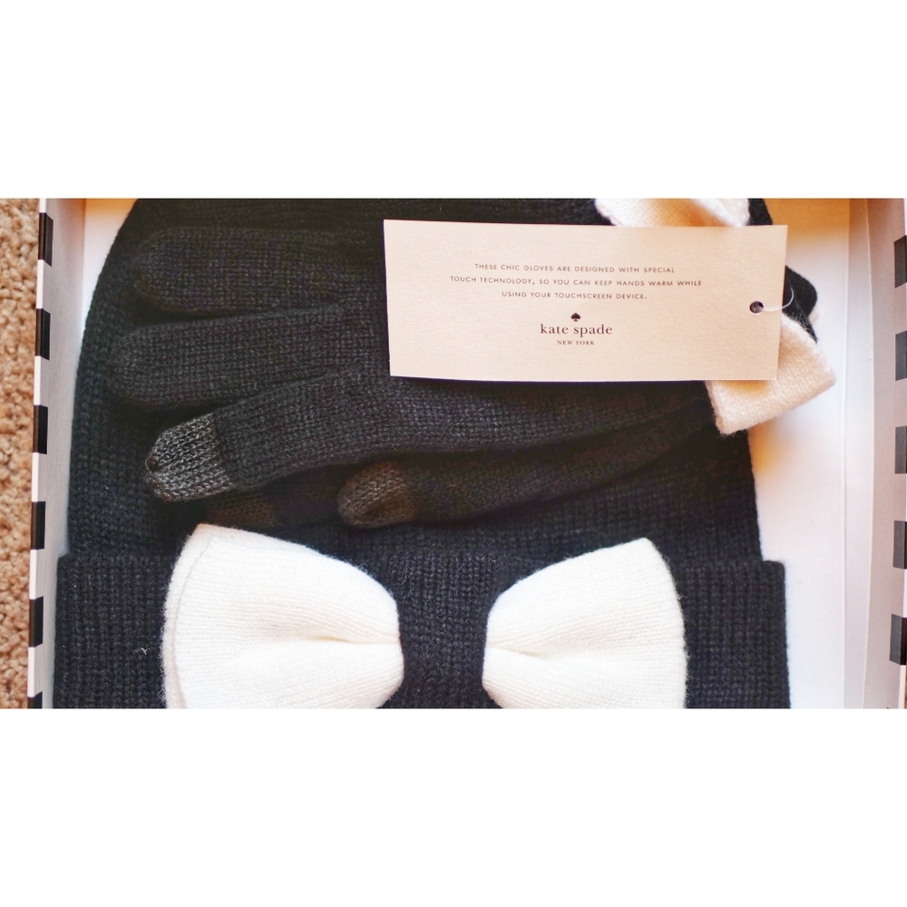 Kate Spade New York Beanie and Gloves Bow Set